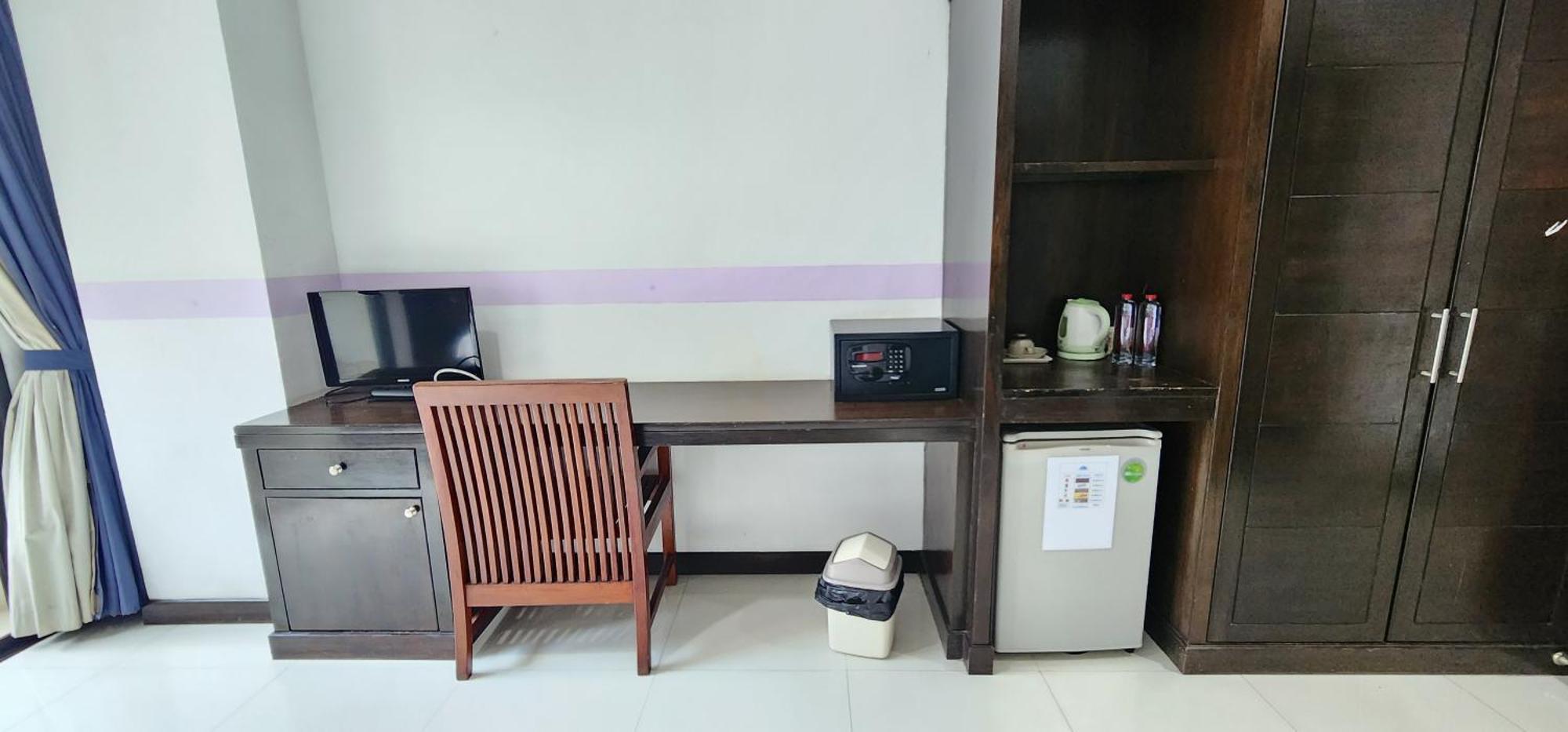 Hotel D C Patong Extérieur photo