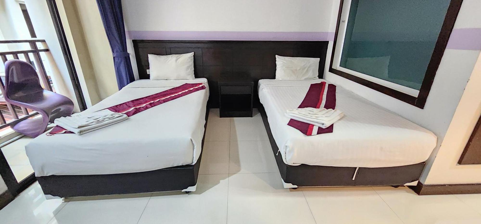 Hotel D C Patong Extérieur photo