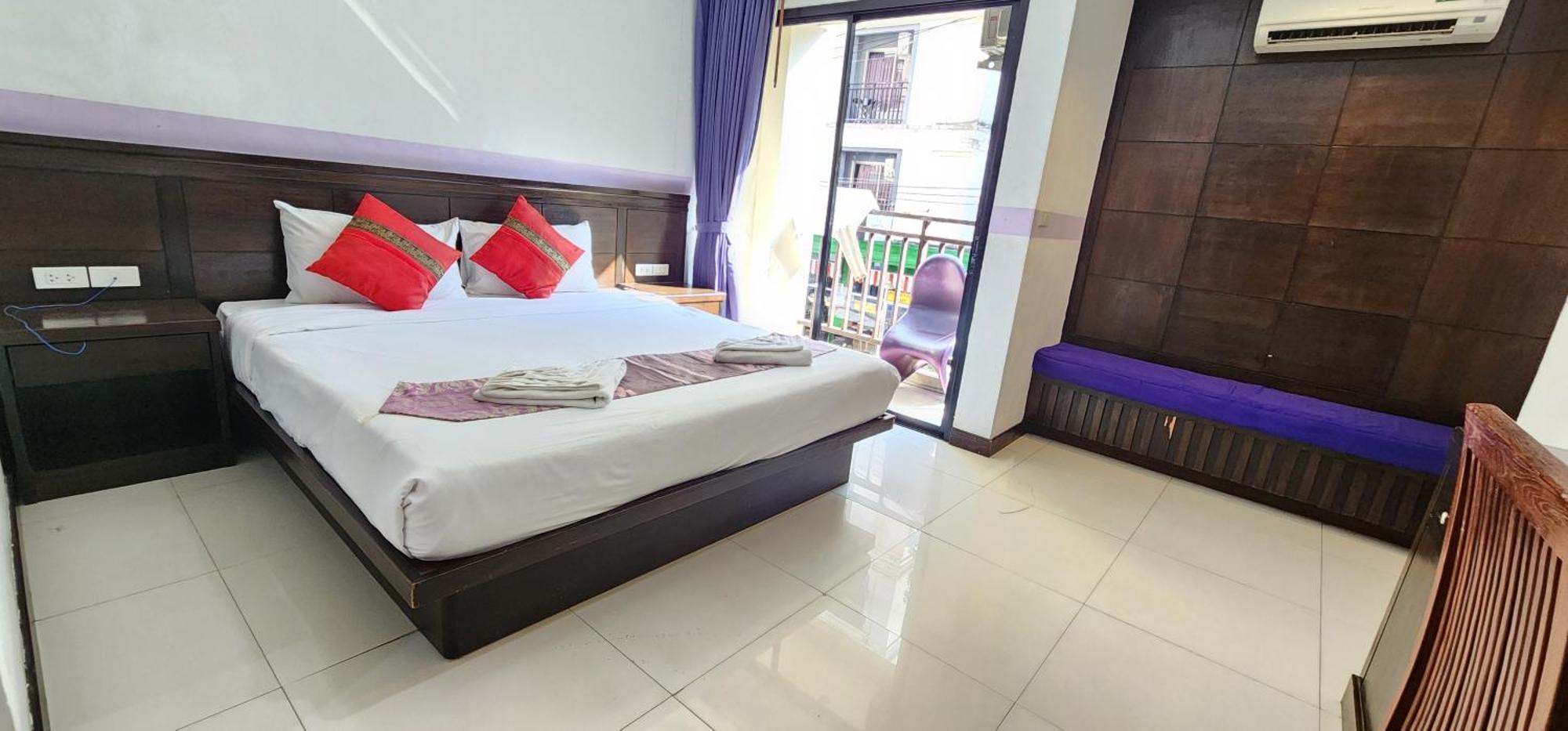 Hotel D C Patong Extérieur photo