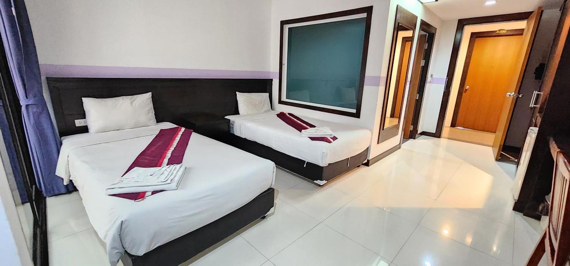 Hotel D C Patong Extérieur photo