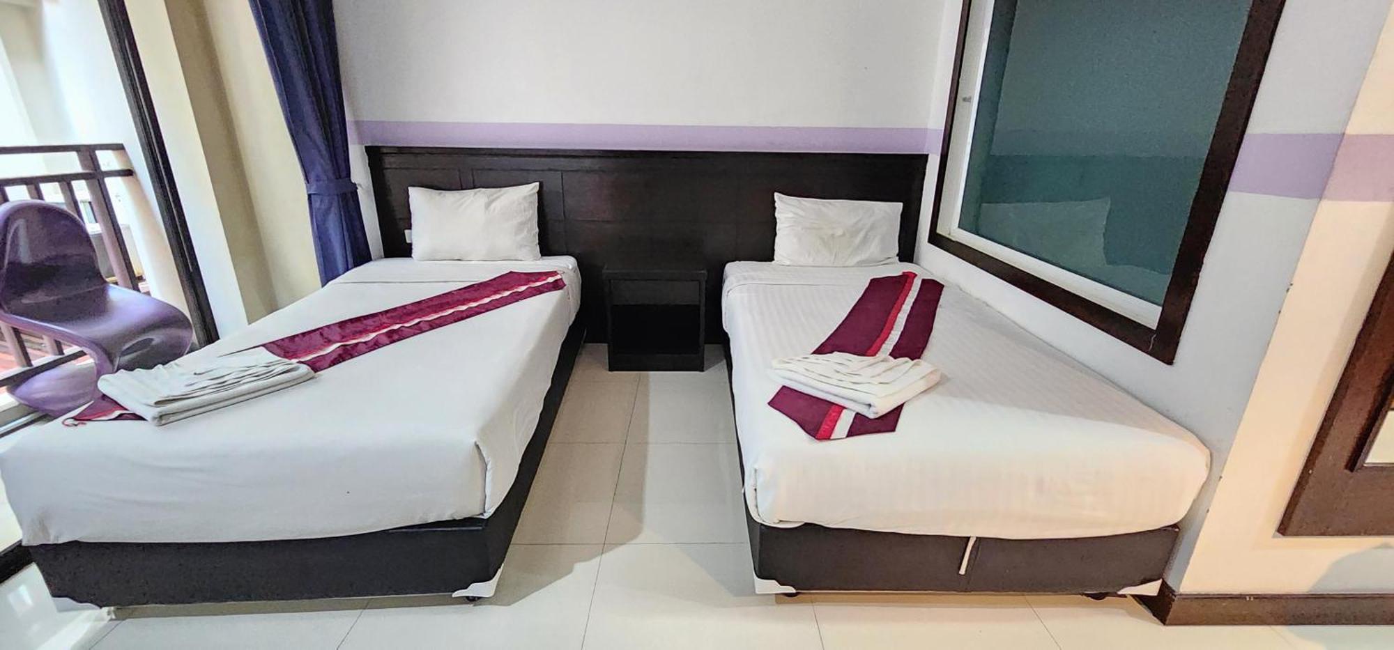 Hotel D C Patong Extérieur photo