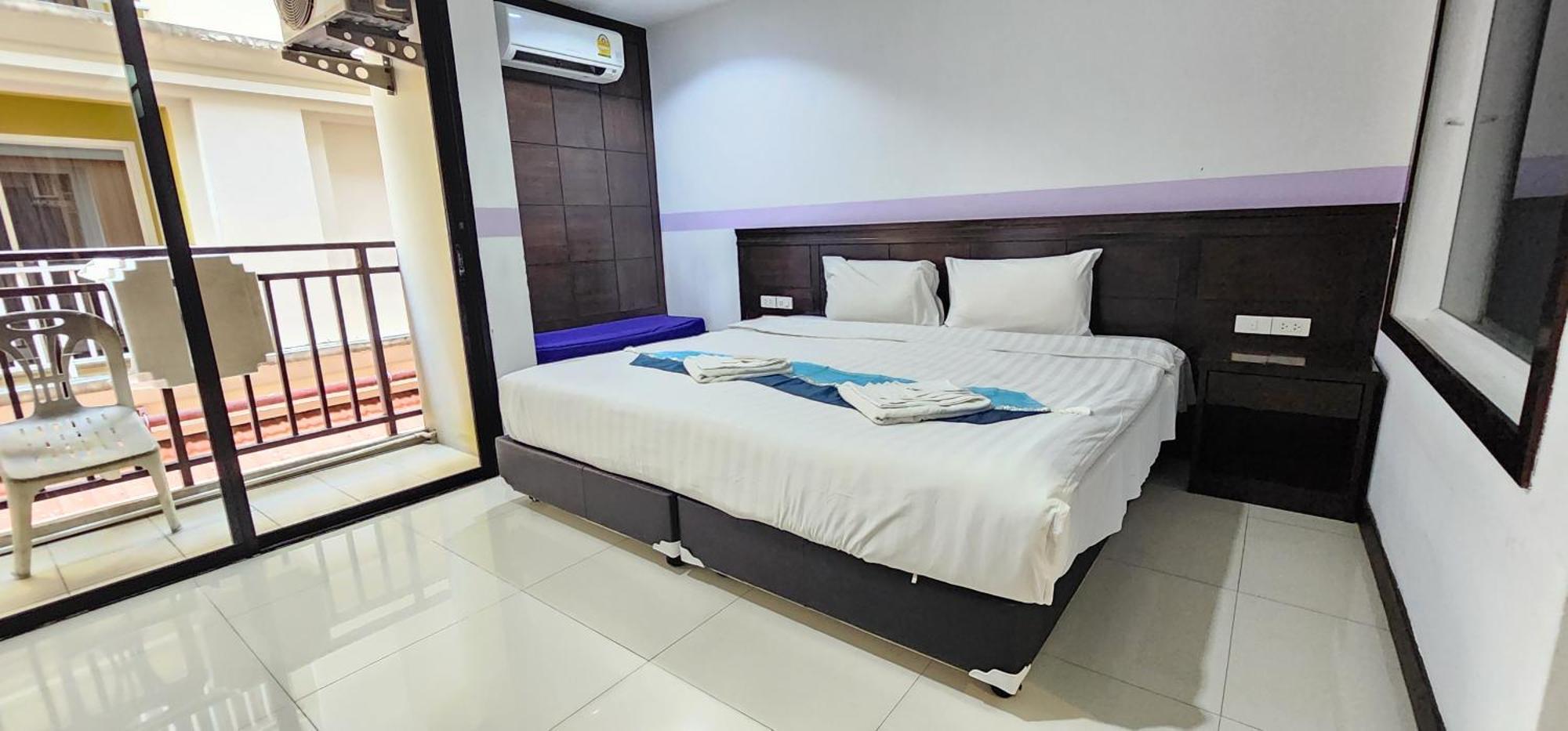 Hotel D C Patong Extérieur photo