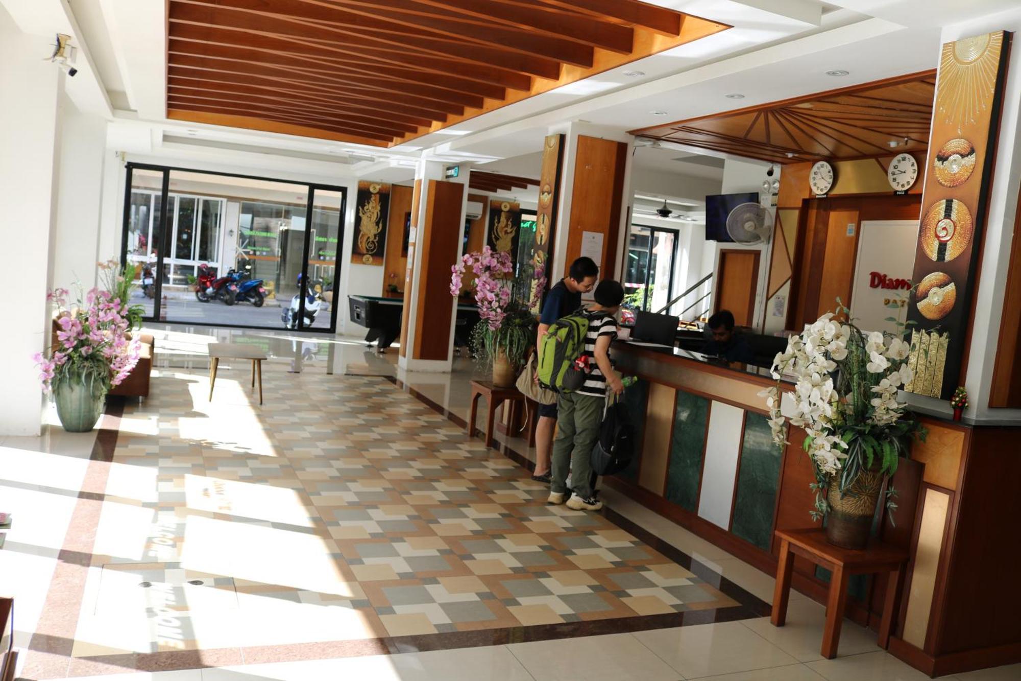Hotel D C Patong Extérieur photo