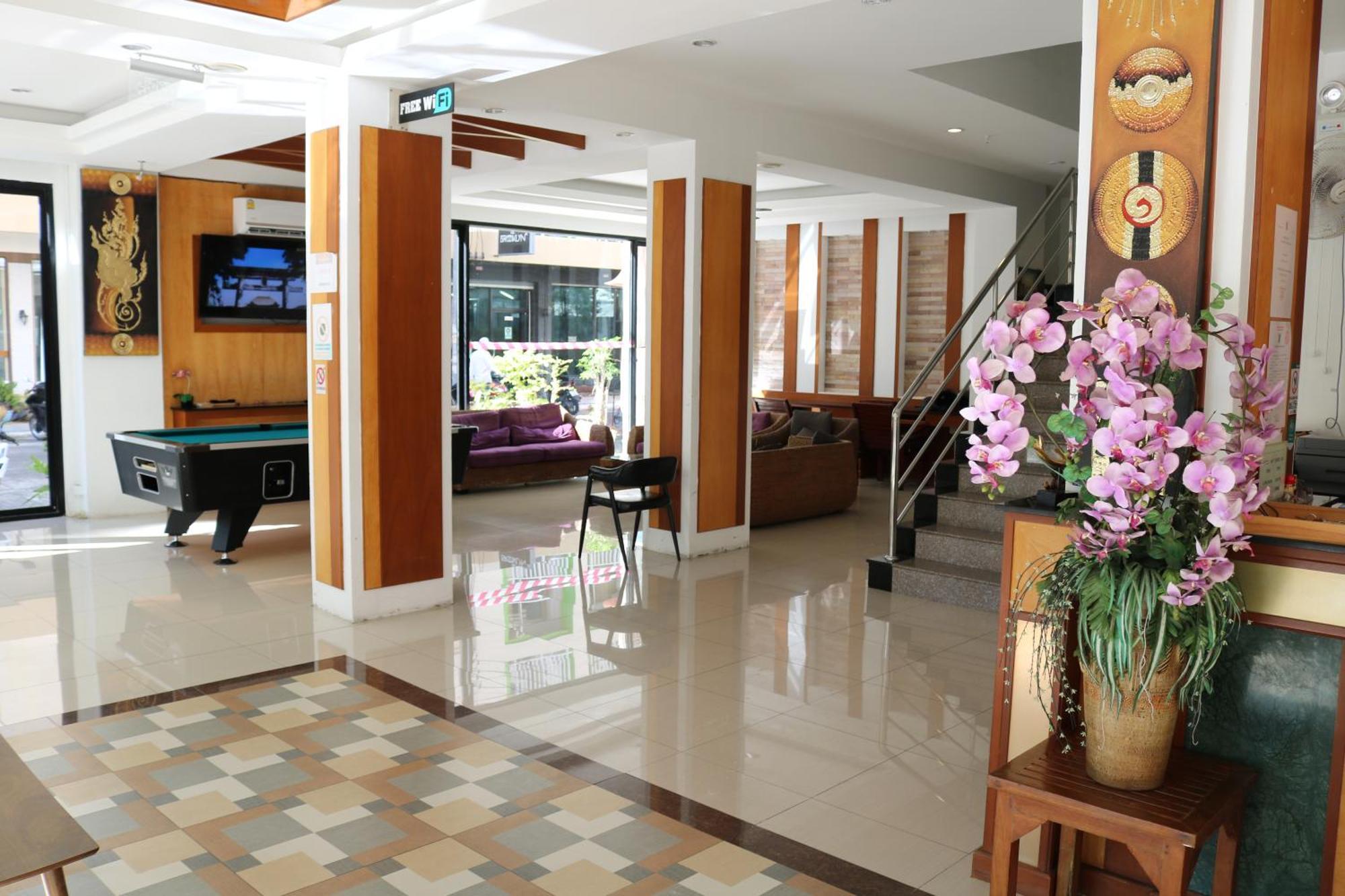 Hotel D C Patong Extérieur photo